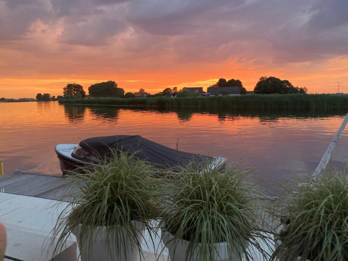 B&B Ganzendiep Aan Het Water Grafhorst Exterior foto