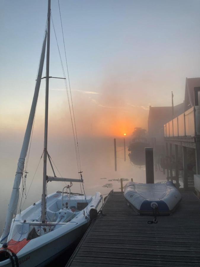 B&B Ganzendiep Aan Het Water Grafhorst Exterior foto